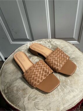 Rachel Zoe Woven Tan Slide Synthetic upper and low block heels  Sz 10